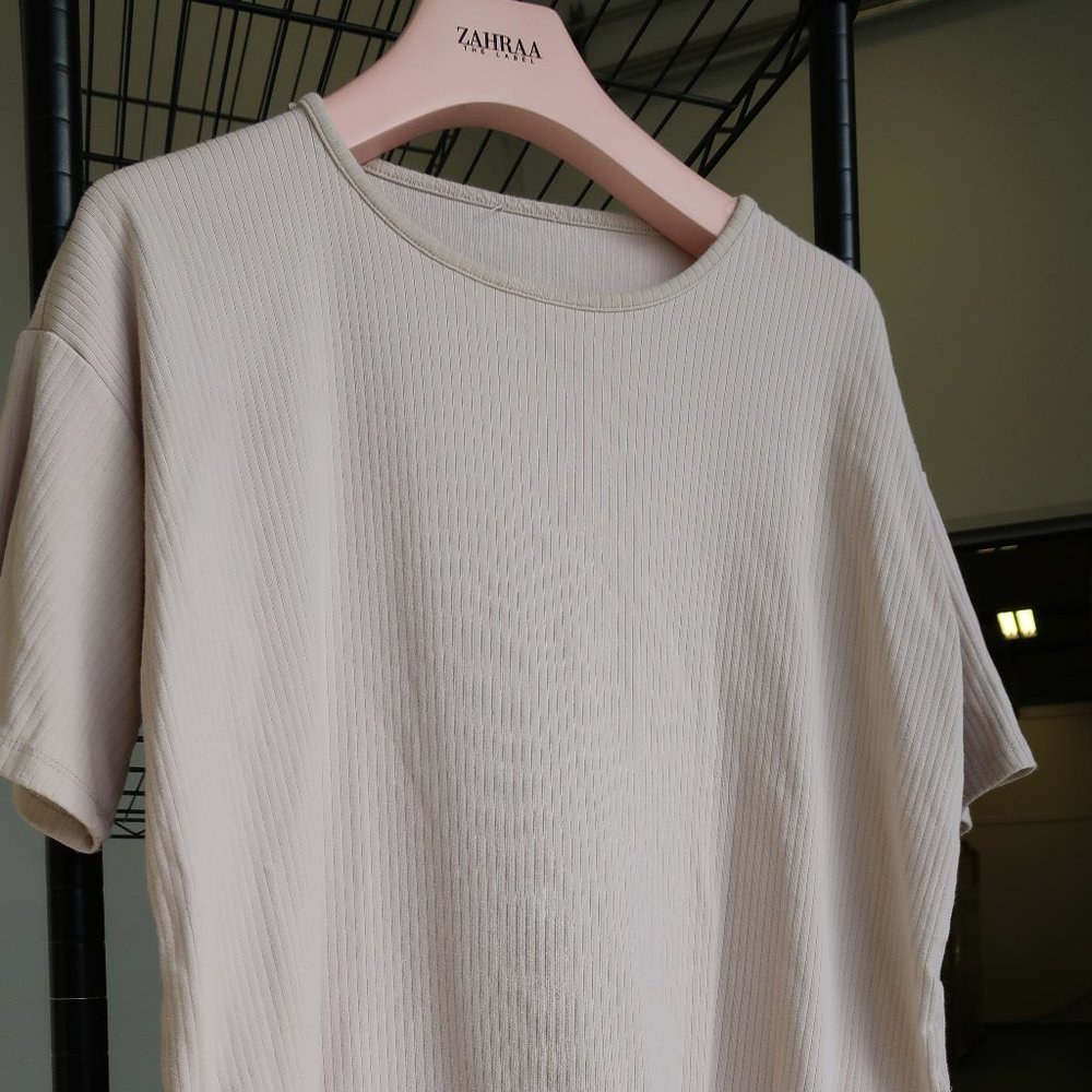 NUDE RIBBED T SHIRT
